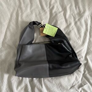 Chic Two-Tone Hobo Bag in Black and Gray